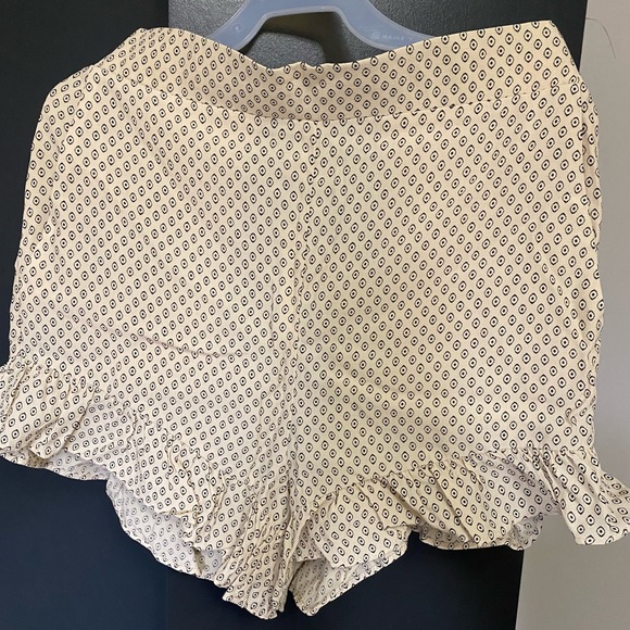 H&M ruffle shorts (new w/ tag) - Picture 1 of 2